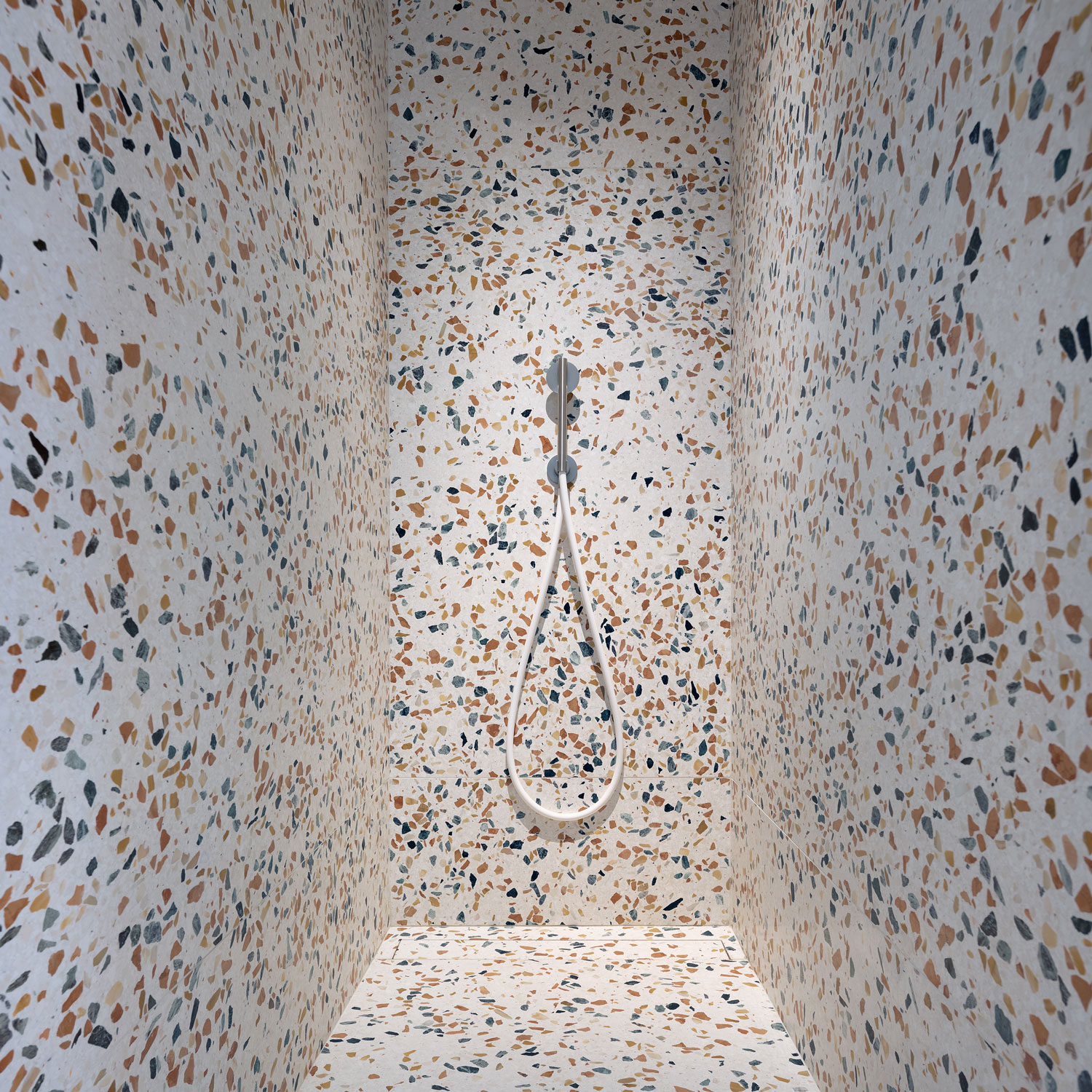 mipa_Slabs_Fancy_bathroom_02