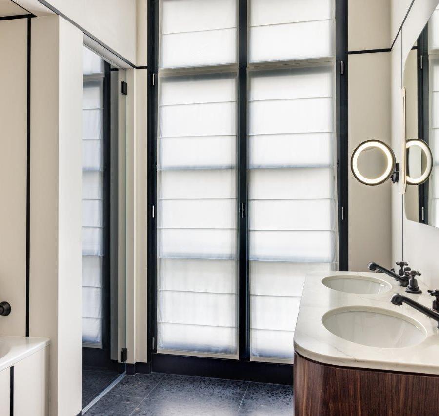 Deluxe bathroom_2